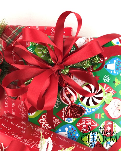 stephmodo: Wrapped: Simple Embellishments for Christmas Gifts