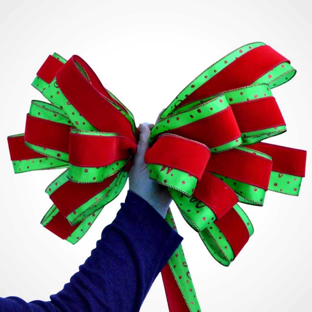 How to Hand Tie a Holiday Bow Using 3 Ribbons - Southern Charm Wreaths