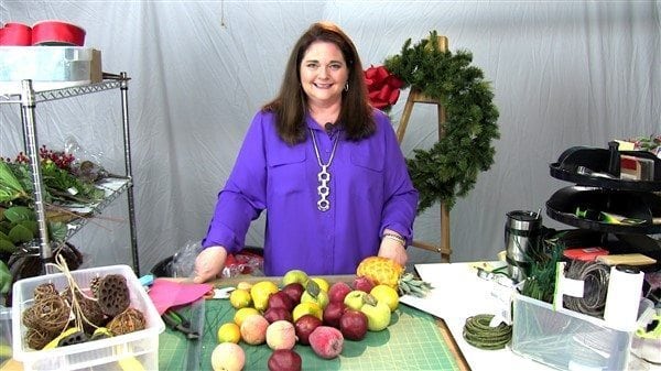 How to Make a Williamsburg Christmas krans like a designer by Southern Charm krans