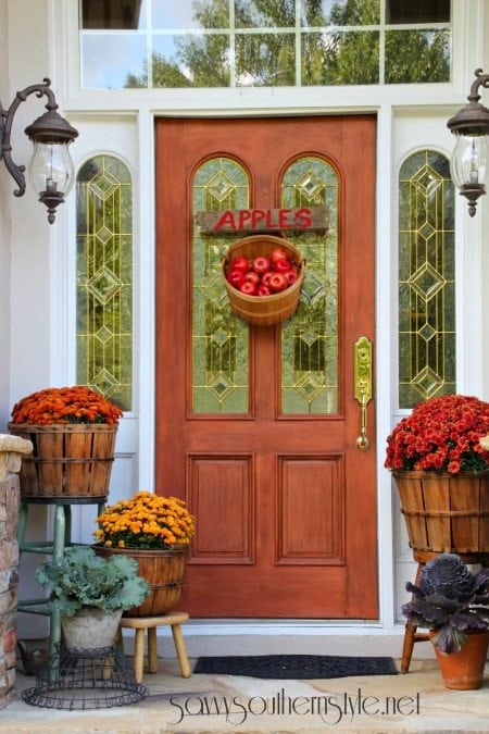 15 Gorgeous Fall Porches to help inspire you for fall decorating.