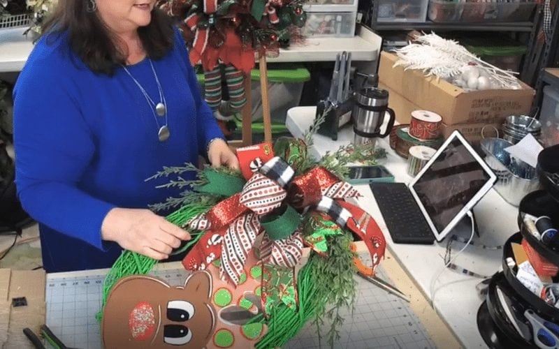 30 Minute Christmas Wreath Tutorial by Southern Charm Wreaths