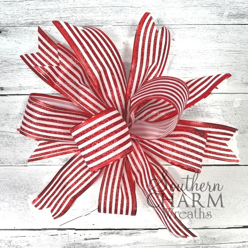 HolidayMasterclass_OneRibbonSignatureFunkyBow_HandTiednew