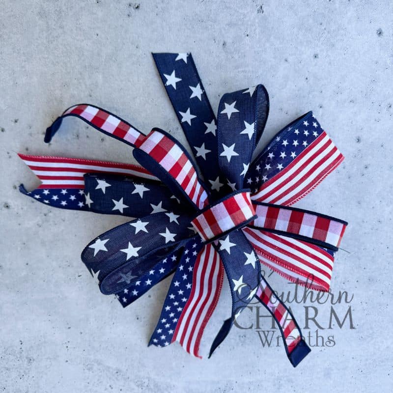 PatrioticBowChallenge_ThreeRibbonTrinityBow