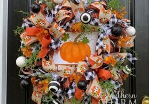 Blog - Bonus Black and White Pumpkin DecoMesh Wreath