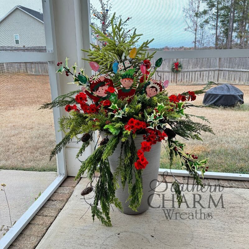 Blog - Decorating Outdoor Holiday Planters