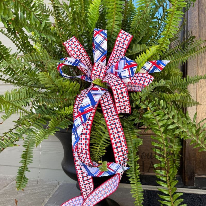 PatrioticBowChallenge_TwoRibbonPlanterBow