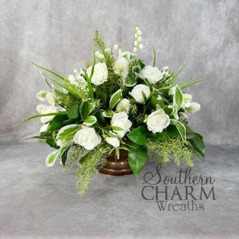 Year Round Design Masterclass - Everyday White Rose Arrangement Year Round Design Masterclass - Everyday White Rose Arrangement