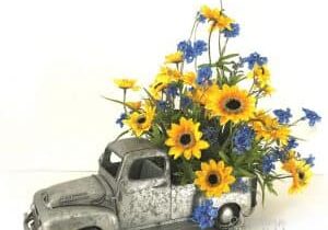 vintage-truck-summer-floral-arrangement-blg