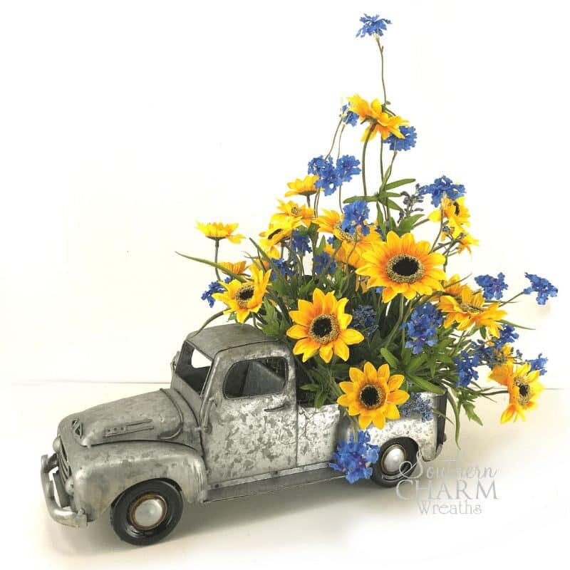 vintage-truck-summer-floral-arrangement-blg