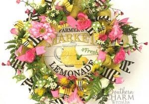 wotmc-deco-mesh-lemonade-wreath